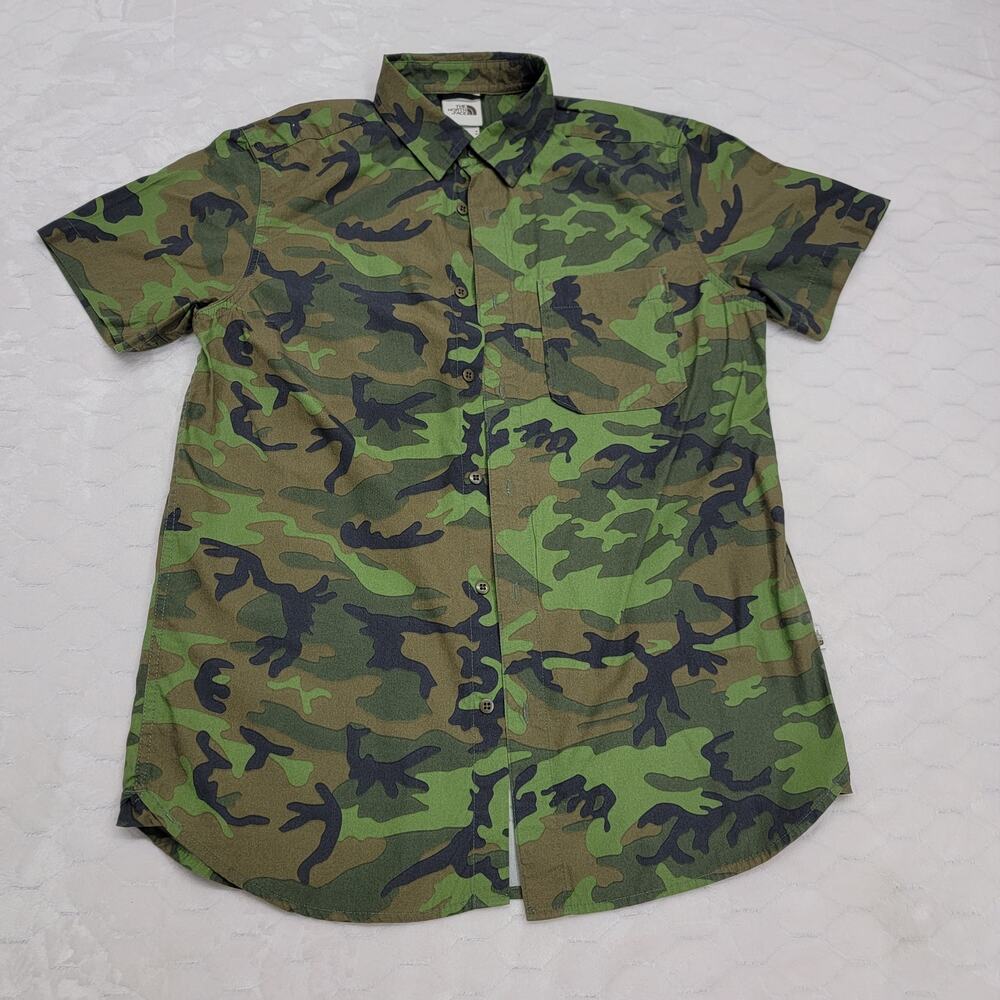 The North Face Men's Medium Camo Short Sleeve Button Down Shirt 100% Cotton TNF
